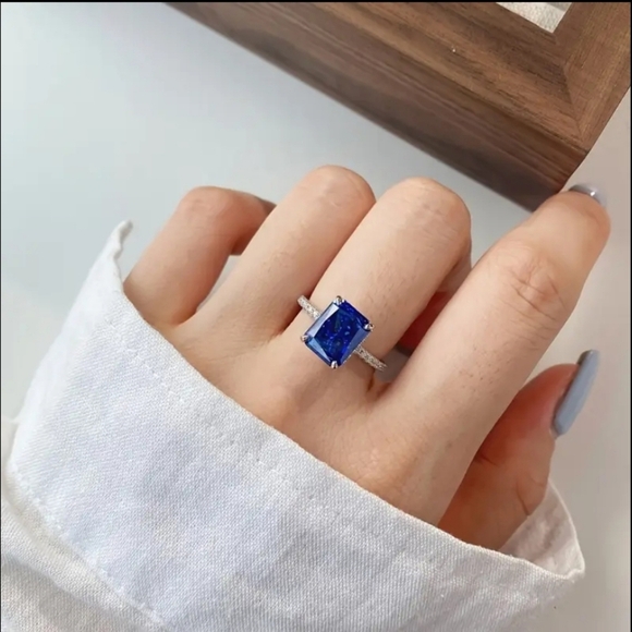 S925 Sterling Silver Ring - Picture 2 of 3